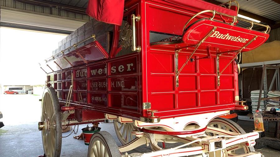 Bolivar LIVE On The Road, Visits The Budweiser Clydesdales Today!