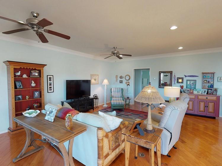 Cobb Real Estate - Mary Ellen Smith