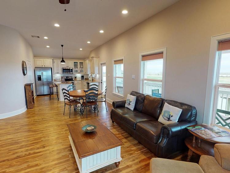 Cobb Real Estate - Mary Ellen Smith
