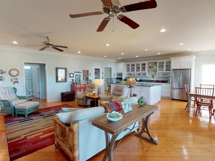 Cobb Real Estate - Mary Ellen Smith